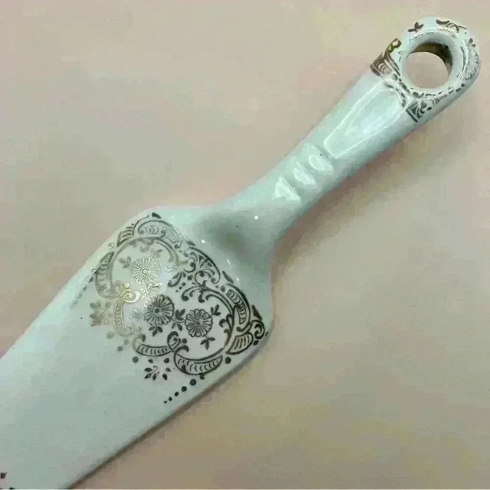 Vintage Mid-Century Ceramic 9” Pie & Cake Fine China Server Gold Scroll - Picture 5 of 7